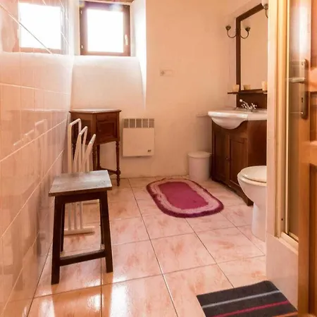 Tatil Evi Pres De L'eglise